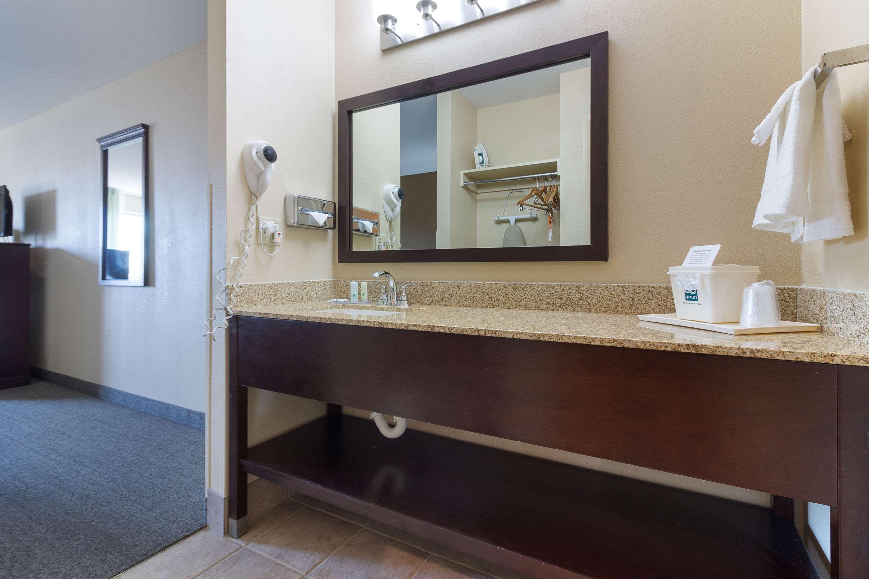 Quality Near State Fair Park Motel 2*